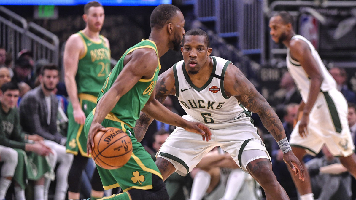 Eric Bledsoe guards Kemba Walker